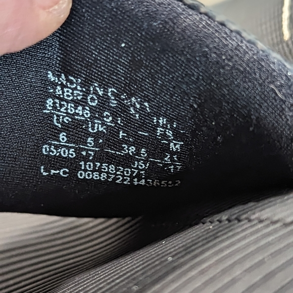 2017 Nike Junior Black White Kawa Slides Sandals Juniors size 6 - Picture 11 of 12